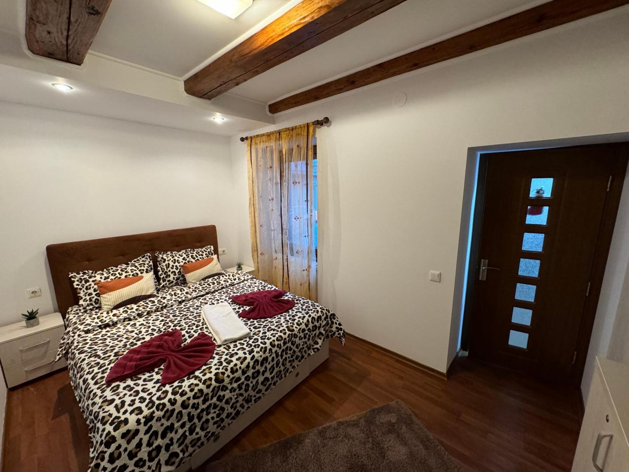 Iazi Apartament 브라쇼브 외부 사진